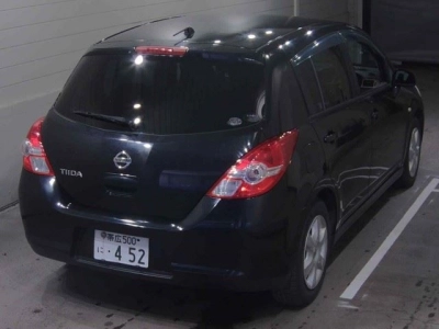 NISSAN TIIDA