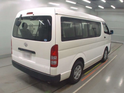TOYOTA HIACE WAGON