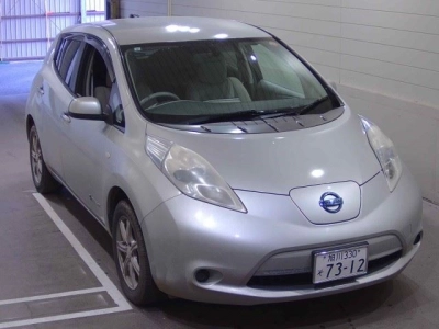 NISSAN LEAF