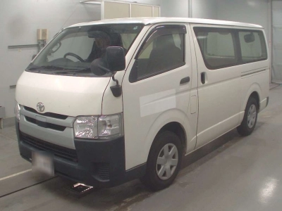 TOYOTA HIACE VAN