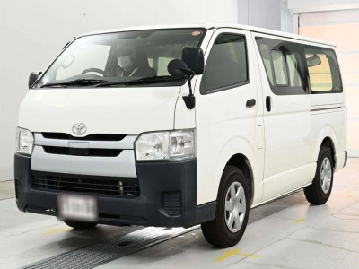 TOYOTA REGIUS VAN