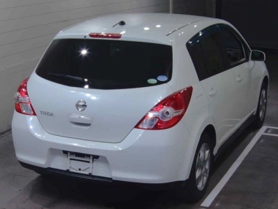 NISSAN TIIDA