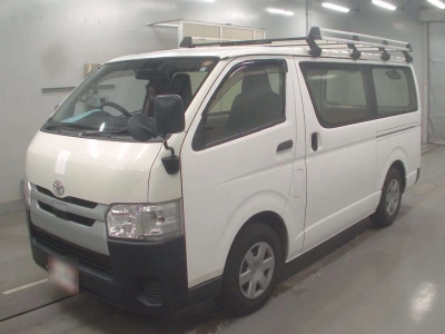 TOYOTA HIACE VAN