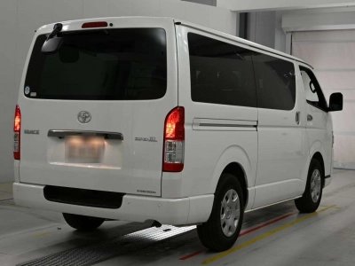 TOYOTA HIACE VAN