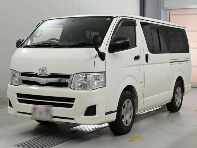 TOYOTA REGIUS VAN