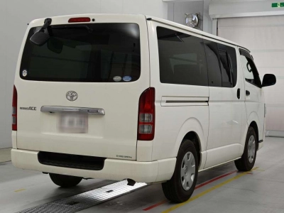 TOYOTA REGIUS VAN