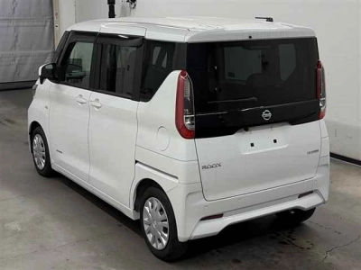 NISSAN ROOX