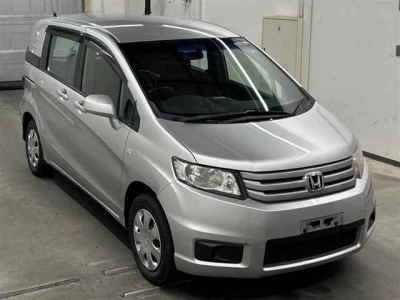 HONDA FREED SPIKE