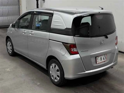HONDA FREED SPIKE