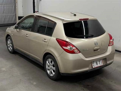 NISSAN TIIDA
