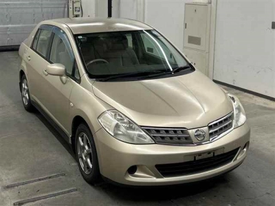 NISSAN TIIDA LATIO