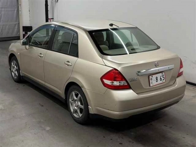 NISSAN TIIDA LATIO