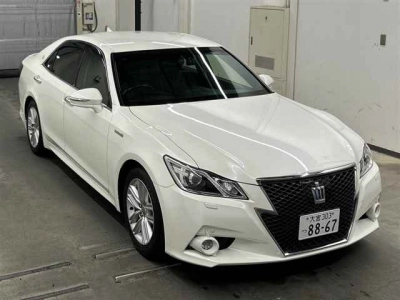 TOYOTA CROWN HYBRID