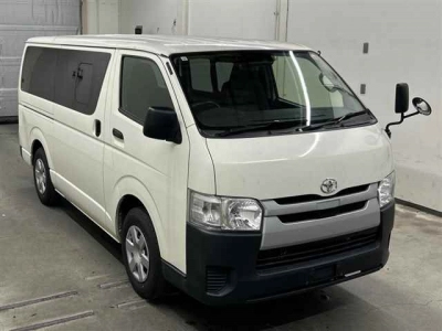 TOYOTA REGIUS VAN