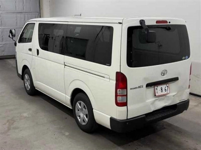 TOYOTA REGIUS VAN
