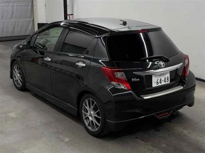 TOYOTA VITZ