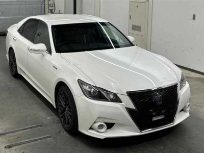 TOYOTA CROWN HYBRID