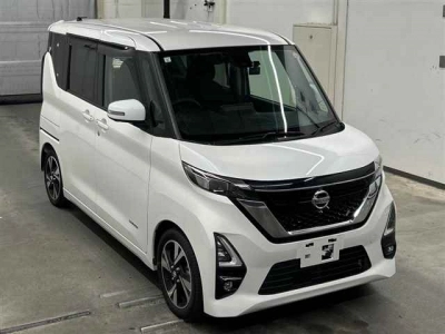 NISSAN ROOX