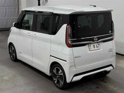 NISSAN ROOX