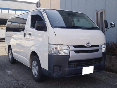 TOYOTA HIACE