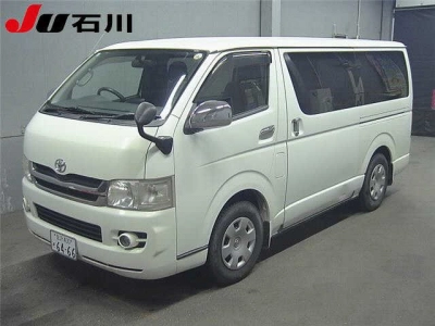 TOYOTA REGIUS VAN