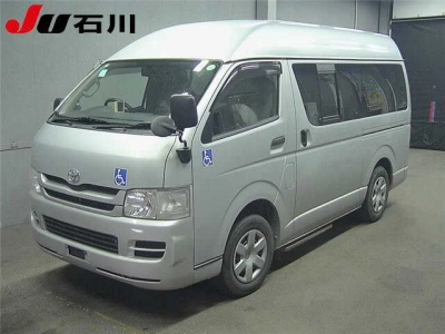 TOYOTA REGIUS VAN