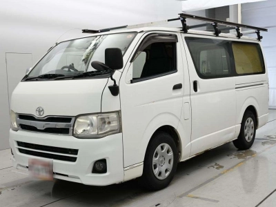 TOYOTA REGIUS VAN