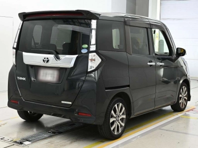 TOYOTA TANK