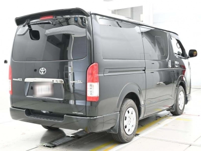 TOYOTA REGIUS VAN