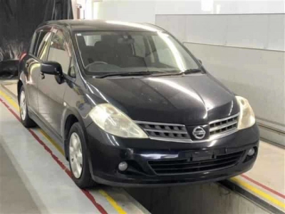 NISSAN TIIDA