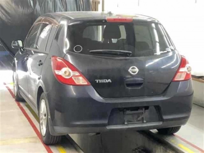 NISSAN TIIDA