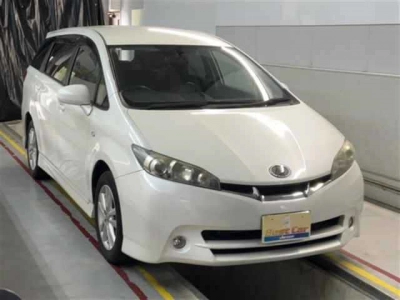 TOYOTA WISH