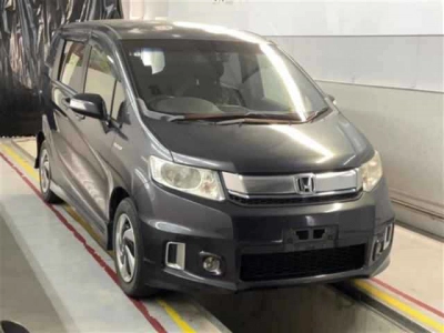 HONDA FREED SPIKE