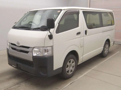 TOYOTA REGIUS VAN