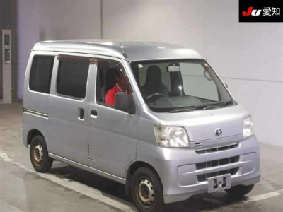 TOYOTA PIXIS VAN