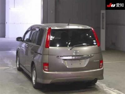 TOYOTA ISIS