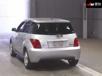 TOYOTA IST
