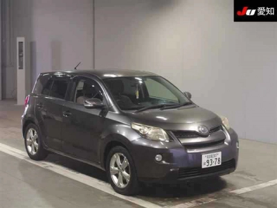 TOYOTA IST