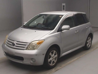 TOYOTA IST