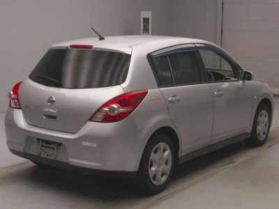 NISSAN TIIDA