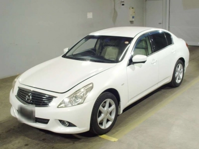 NISSAN SKYLINE