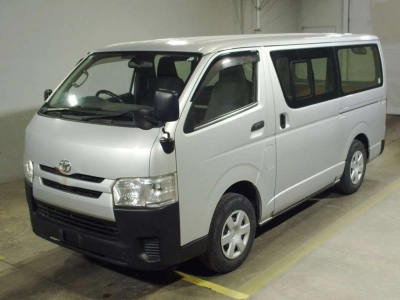 TOYOTA REGIUS VAN