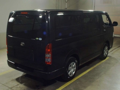TOYOTA REGIUS VAN