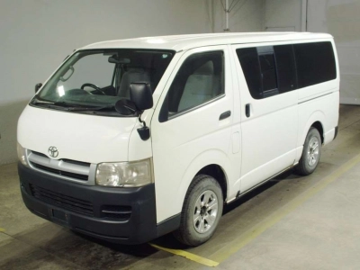 TOYOTA REGIUS VAN