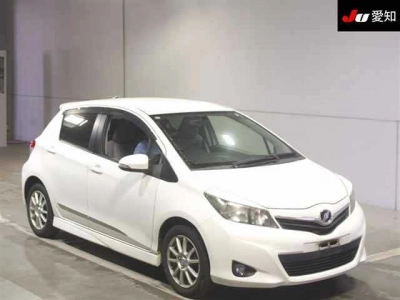 TOYOTA VITZ