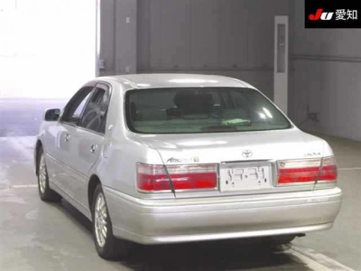 TOYOTA CROWN ATHLETE