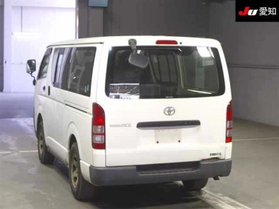 TOYOTA REGIUS VAN