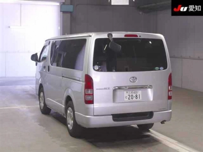 TOYOTA REGIUS VAN