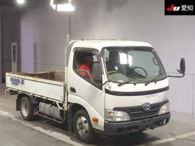 TOYOTA DYNA TRUCK