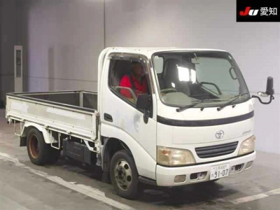 TOYOTA DYNA TRUCK